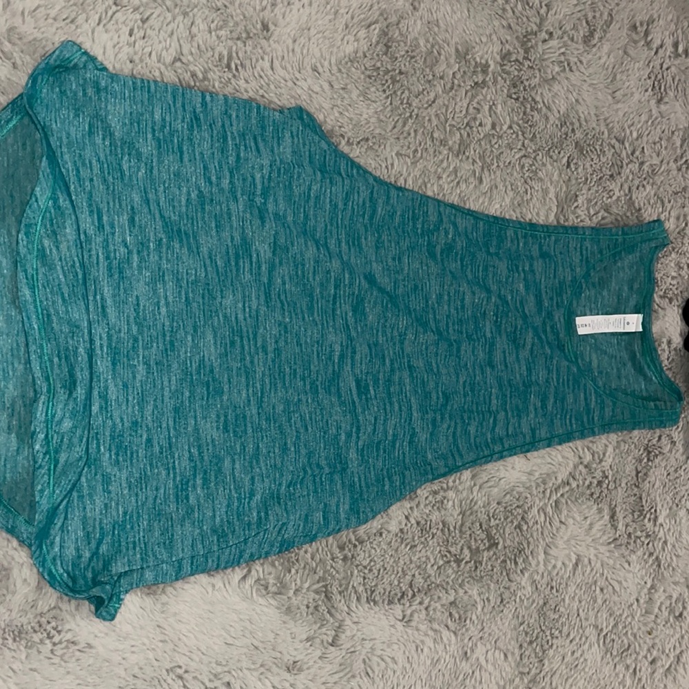 Lululemon size 4 tank